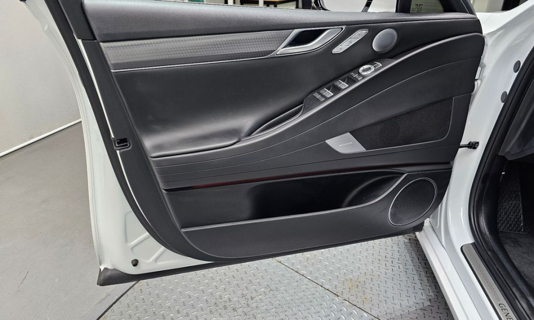 Genesis G80 Gasoline 2.5 Turbo AWD, 2025