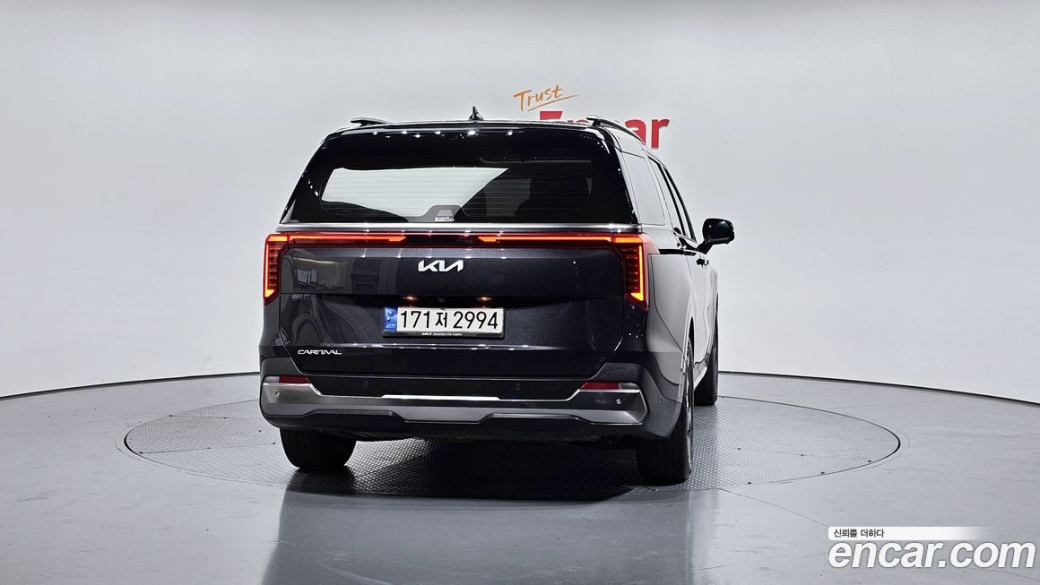 Kia Carnival 7-Seater Signature, 2024