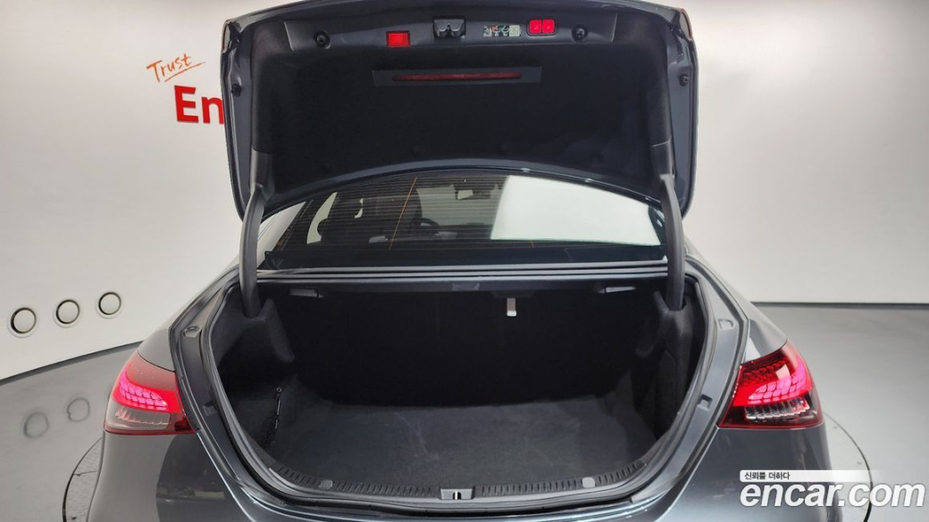Mercedes-Benz E-Class E350 4MATIC Exclusive, 2023