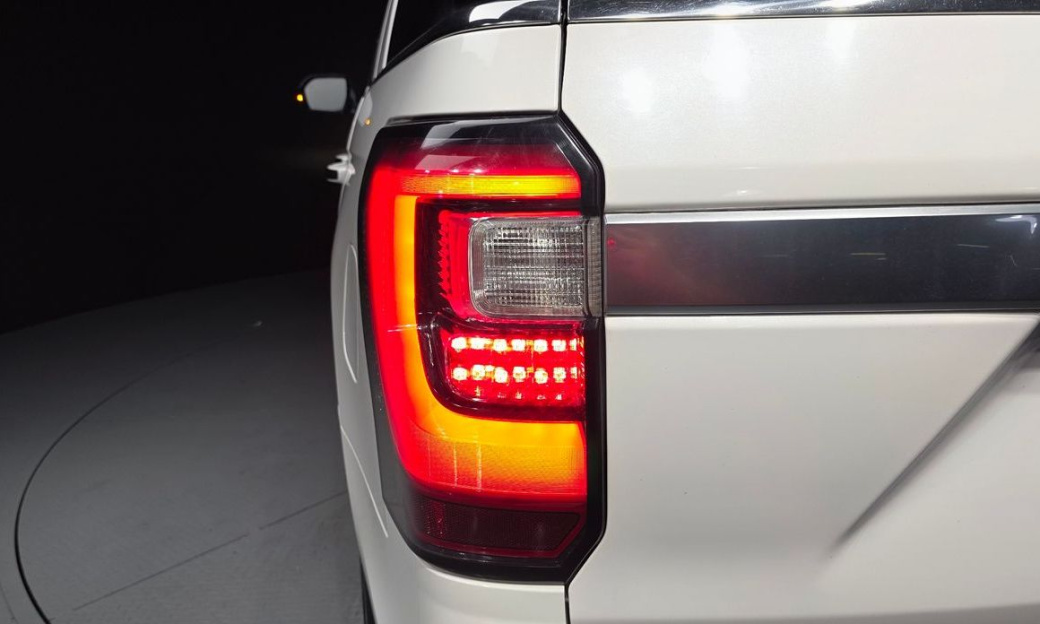 Ford Expedition Platinum 4WD, 2021
