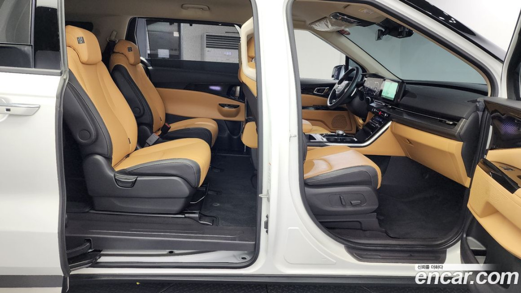 Kia Carnival 9-Seater Signature, 2023