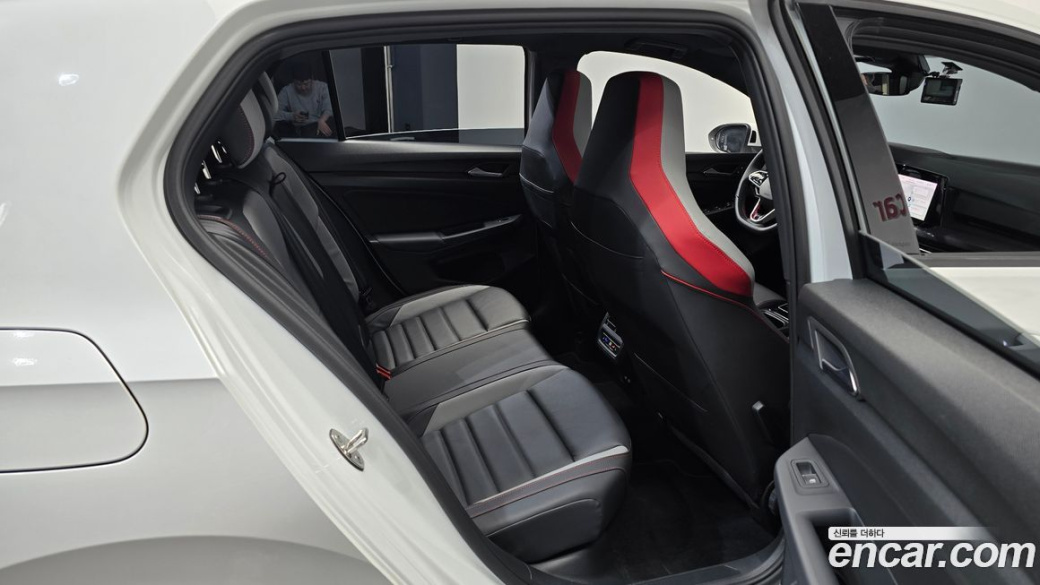 Volkswagen Golf 2.0 GTI, 2024