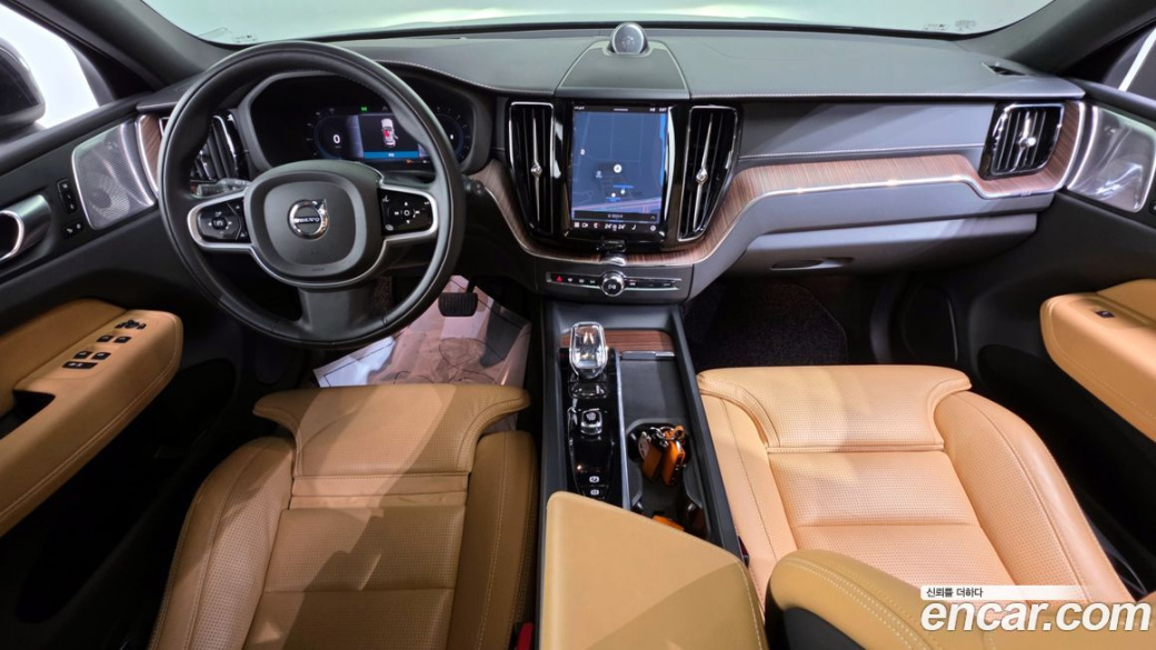Volvo XC60 B5 Inscription, 2022