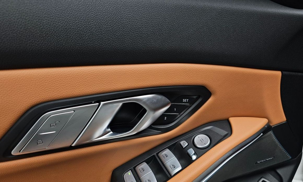 BMW 3-Series 320i M Sport, 2025
