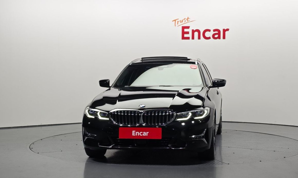 BMW 3-Series 320d Touring Luxury, 2022