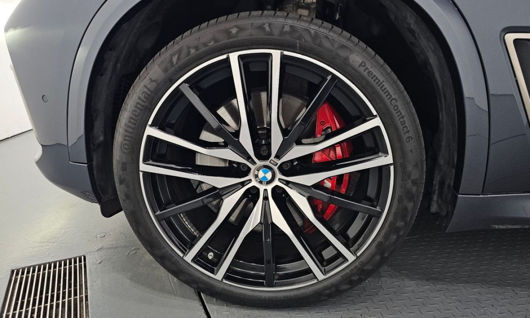 BMW X5 M50i, 2022