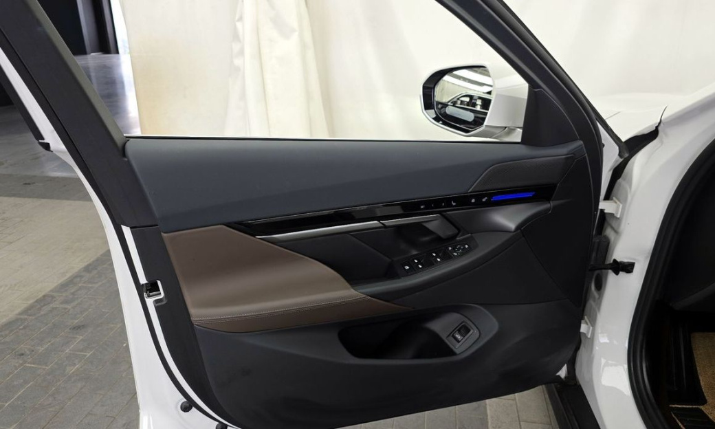 BMW 5-Series 520i, 2024