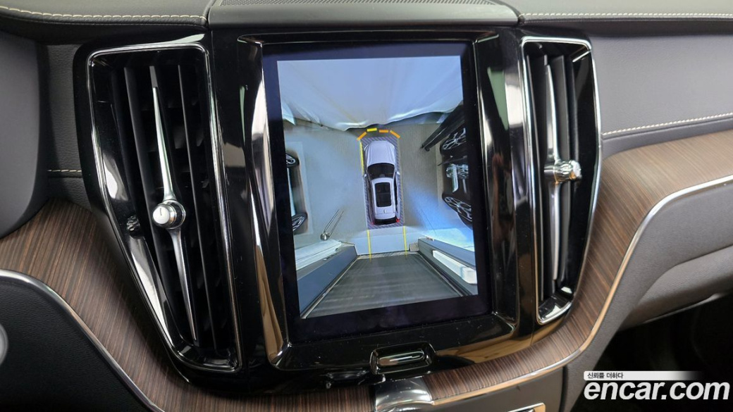 Volvo XC60 B5 Inscription, 2022