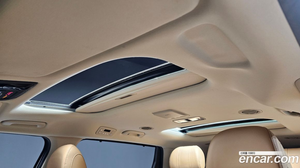 Kia Carnival 7-Seater Signature, 2023