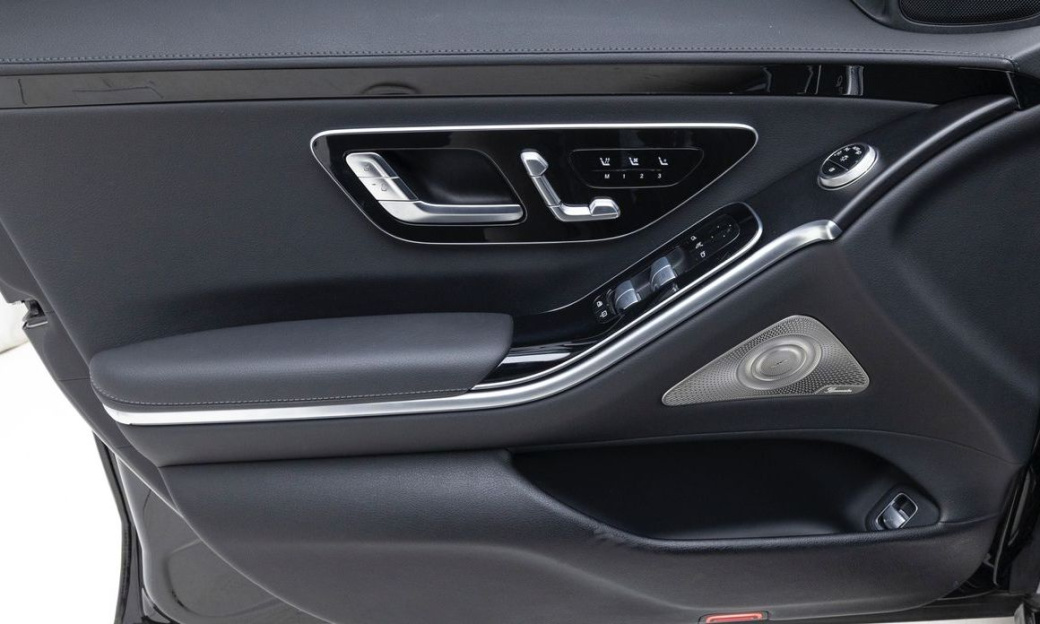 Mercedes-Benz S-Class S350 d 4MATIC, 2025
