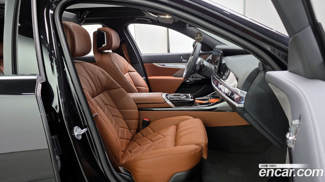 BMW 7-Series 740i xDrive M Sport, 2025