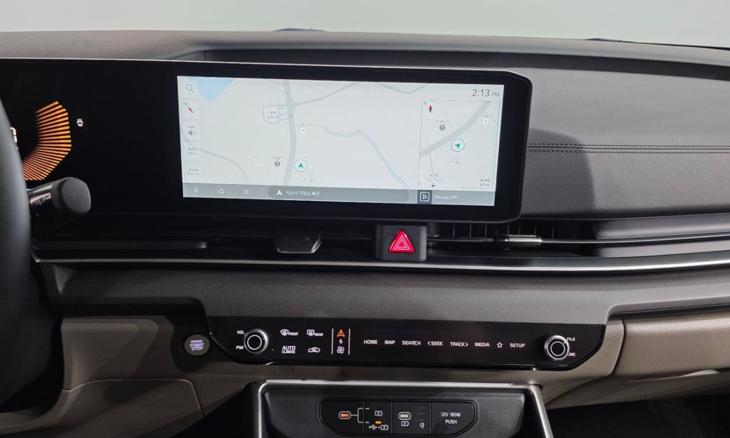 Kia Carnival 9-Seater Prestige, 2025