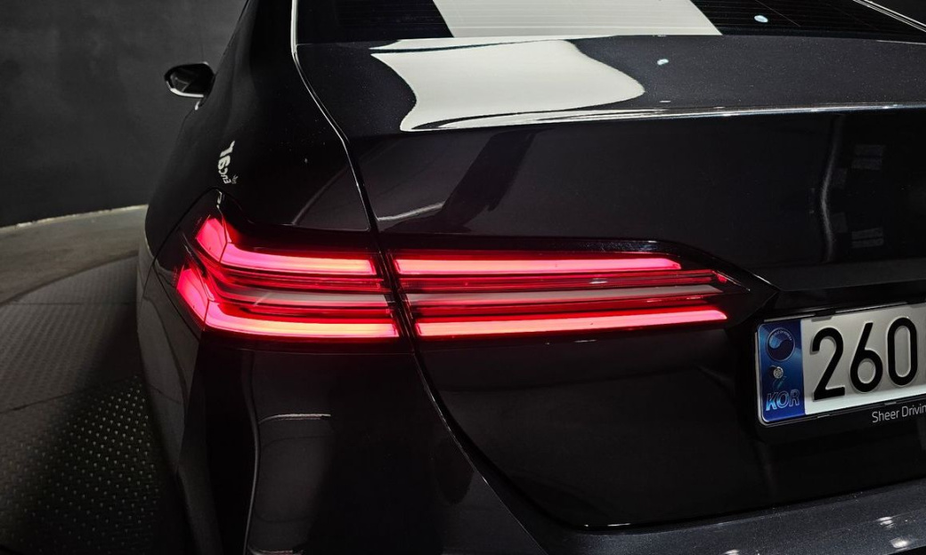BMW 5-Series 523d, 2025