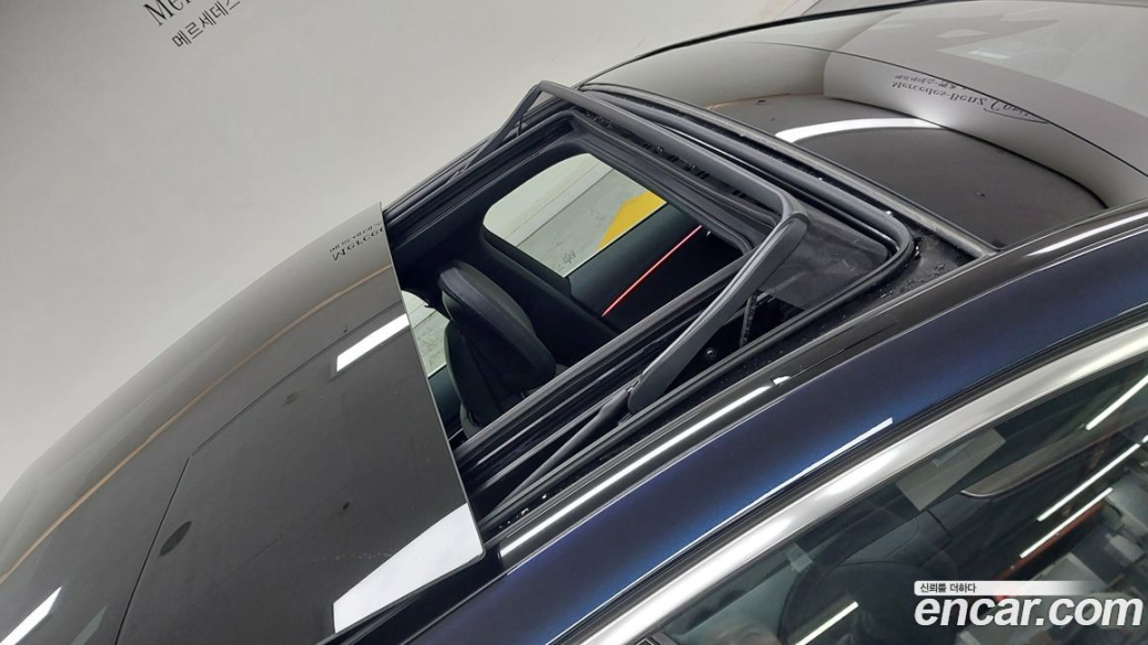 Mercedes-Benz E-Class E300 4MATIC Exclusive, 2025