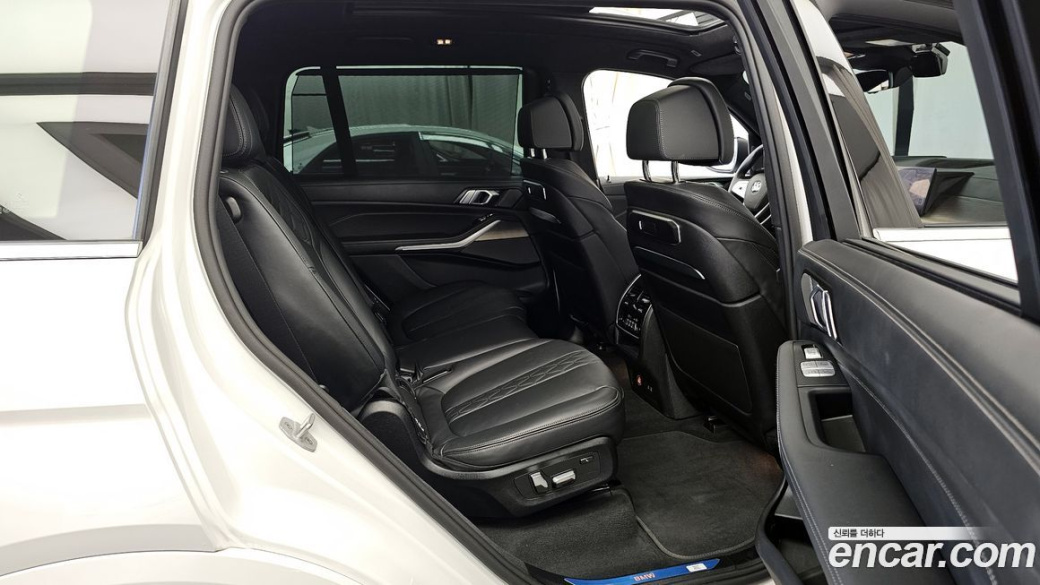 BMW X7 xDrive 40i Design Pure Excellence 7-Seater, 2025