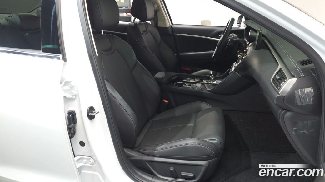 Genesis G70 Gasoline 2.0T 4WD, 2022