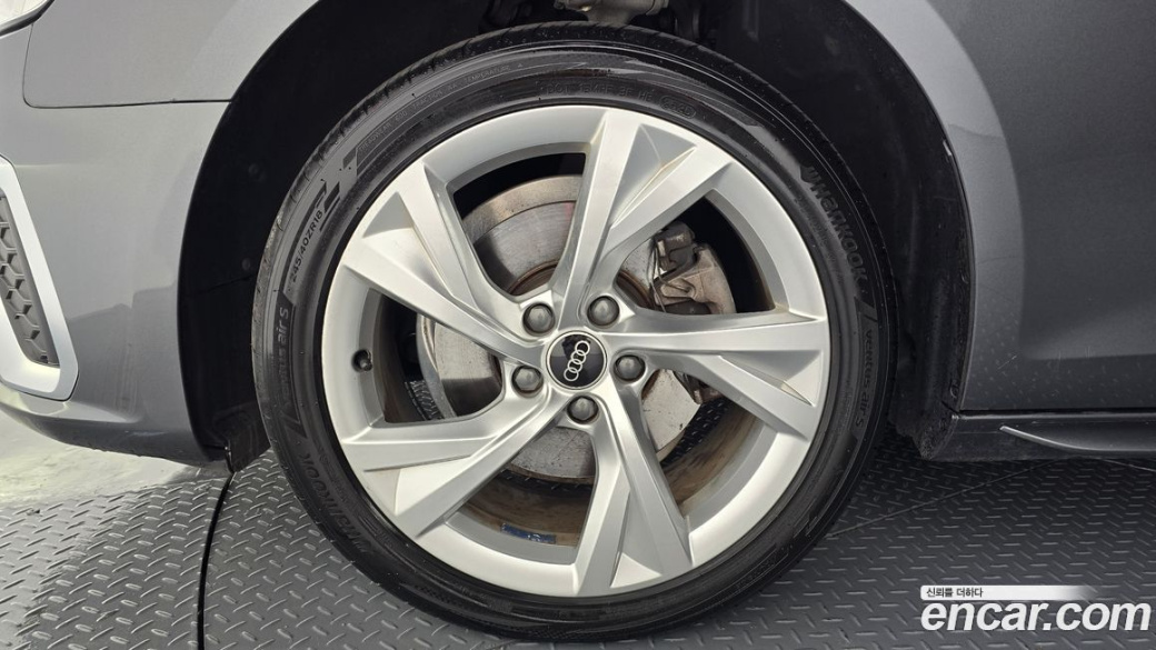 Audi A4 35 TDI Premium, 2022