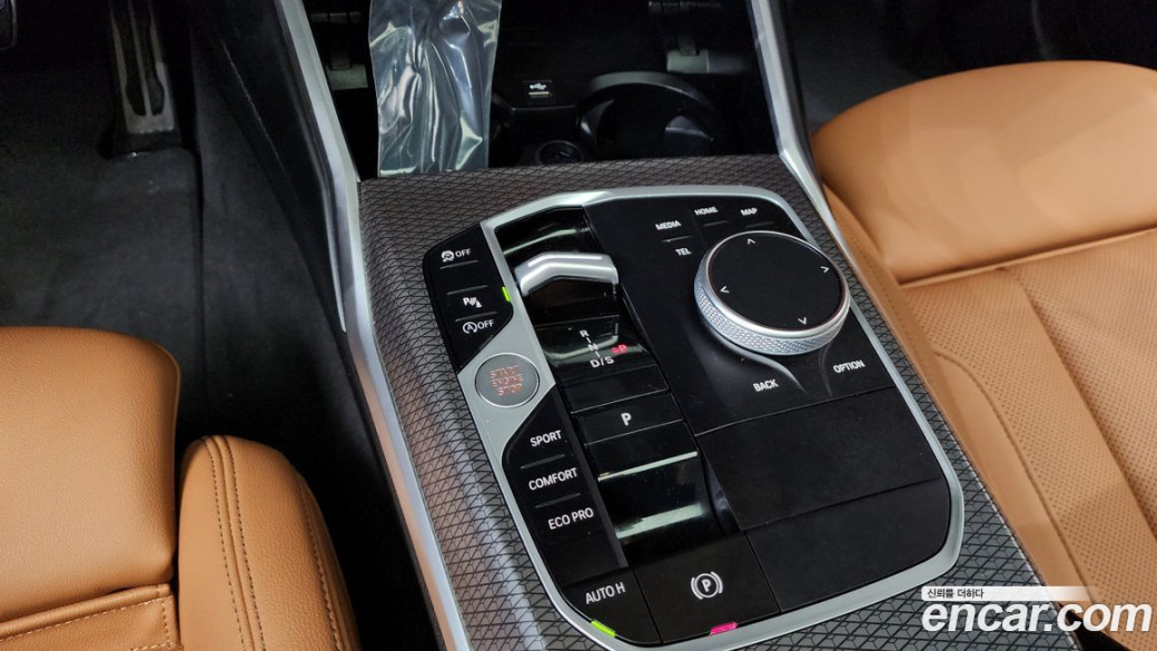 BMW 3-Series 320i M Sport, 2024