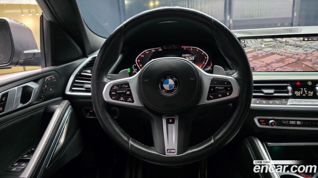 BMW X6 xDrive40i M Sport, 2022