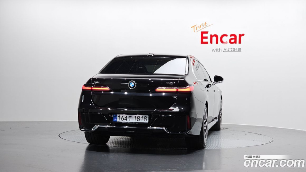 BMW 7-Series 740i xDrive M Sport, 2025