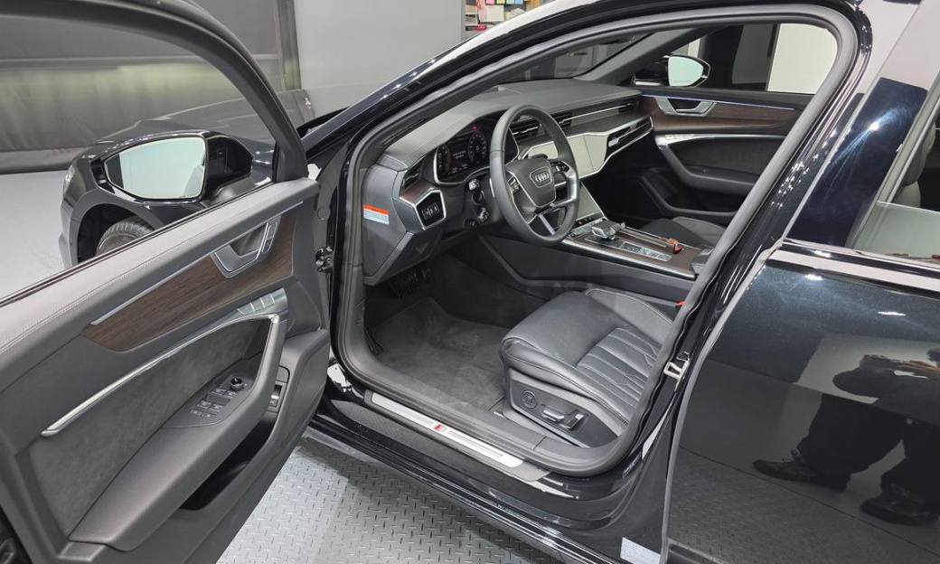 Audi A6 45 TFSI Quattro Premium, 2025