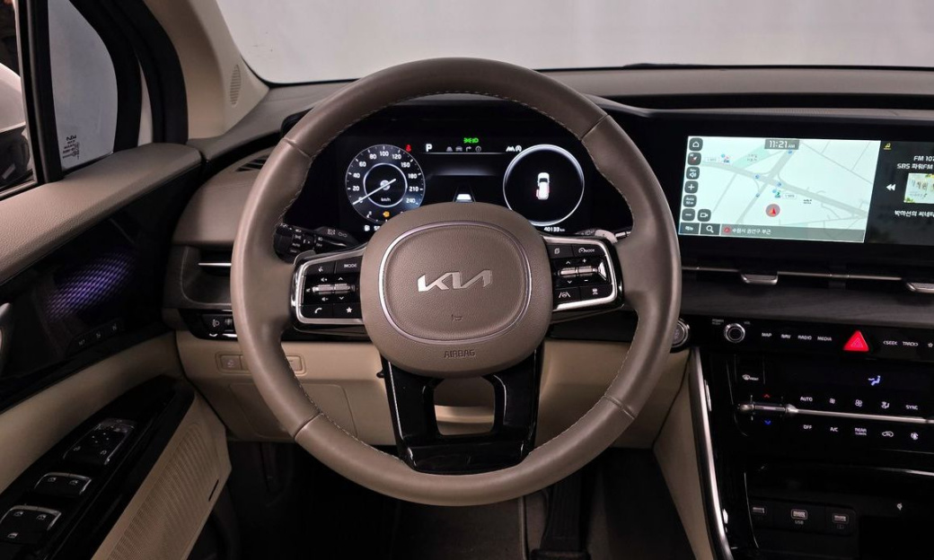 Kia Carnival 9-Seater Signature, 2023