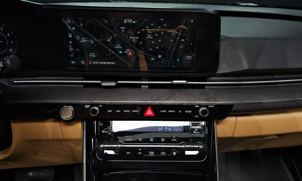 Kia Carnival 7-Seater Signature, 2023