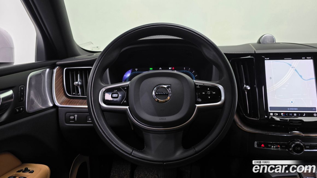 Volvo XC60 B5 Inscription, 2022