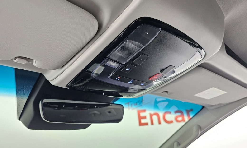 Hyundai Staria Tourer 11-Seater, 2025