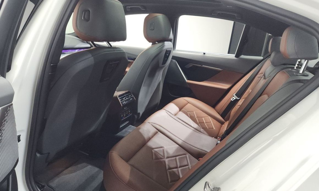 BMW 5-Series 530i xDrive M Sport, 2024