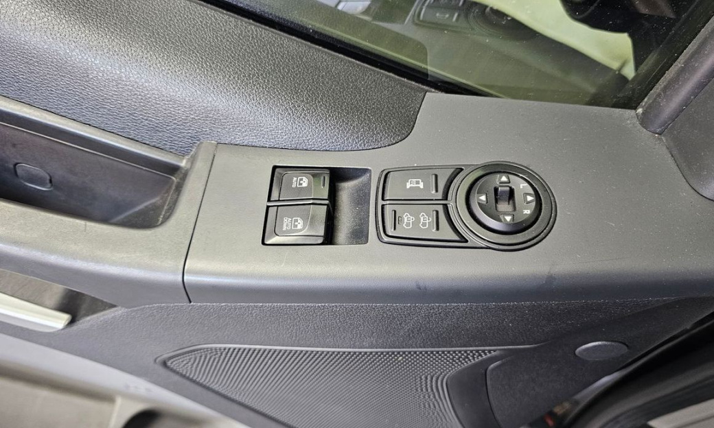 Hyundai Solati 15-seater, 2022