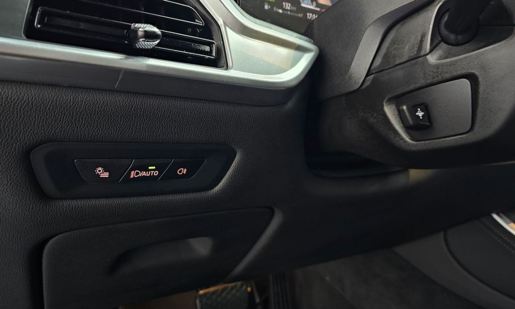 BMW X5 xDrive 40i xLine, 2024