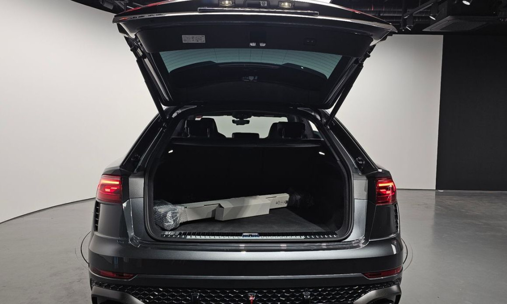Audi RSQ8 4.0 TFSI Quattro Performance, 2025