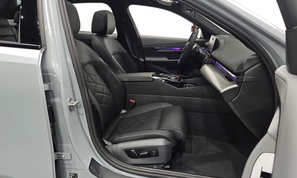 BMW 5-Series 530i xDrive M Sport, 2025