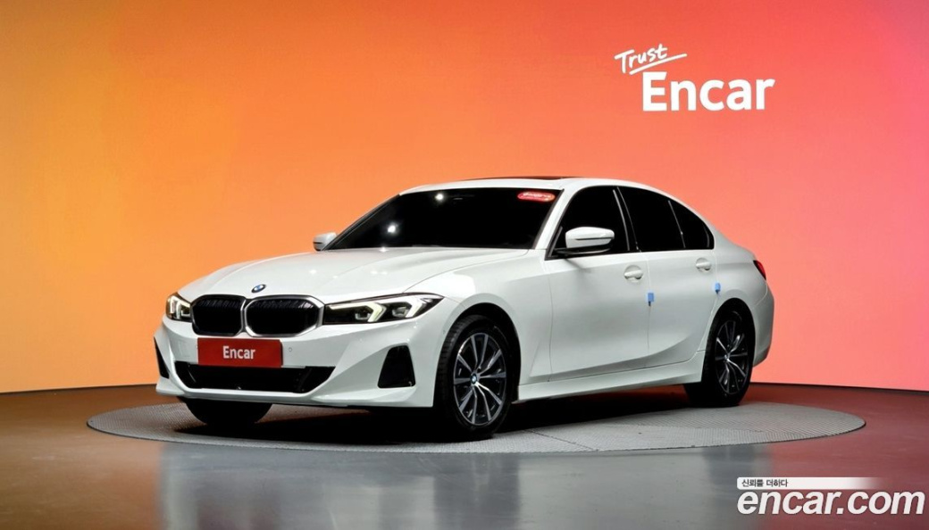 BMW 3-Series 320i, 2024