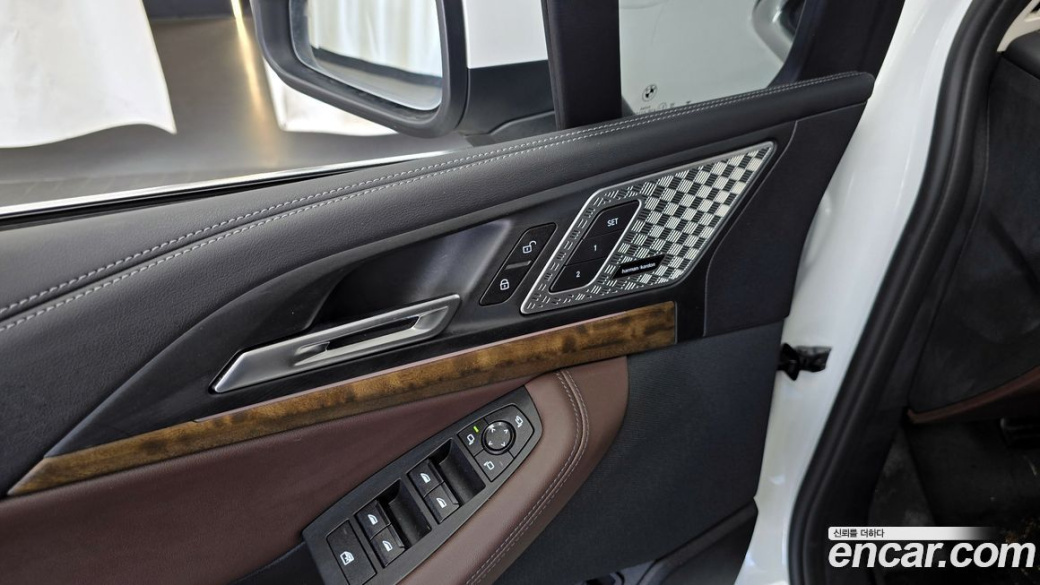 BMW 2-Series 220i Luxury, 2024