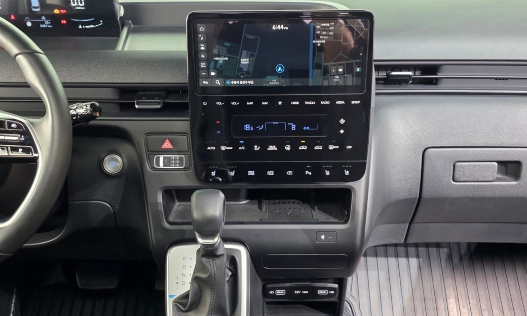 Hyundai Staria 4WD Tourer 9-Seater, 2023