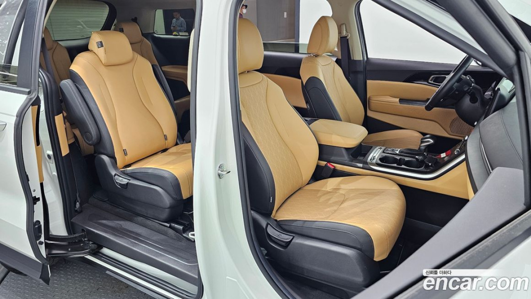 Kia Carnival 9-Seater Prestige, 2023