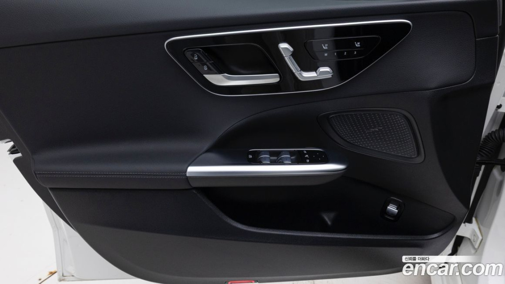 Mercedes-Benz C-Class C200 4MATIC Avantgarde, 2025
