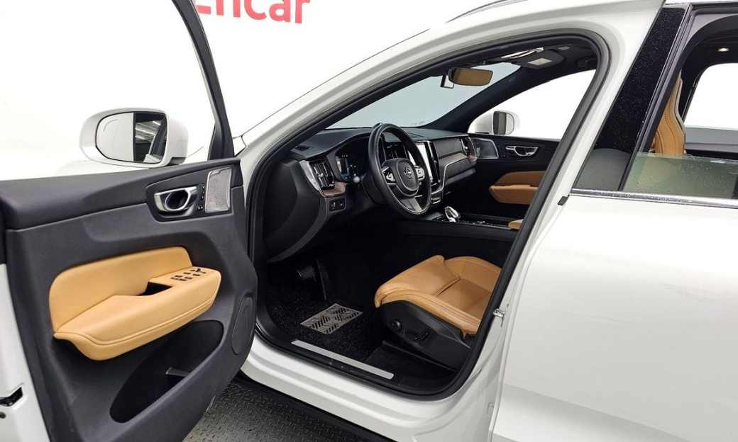Volvo XC60 B5 Inscription, 2022