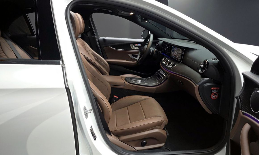 Mercedes-Benz E-Class E250 AMG Line, 2023