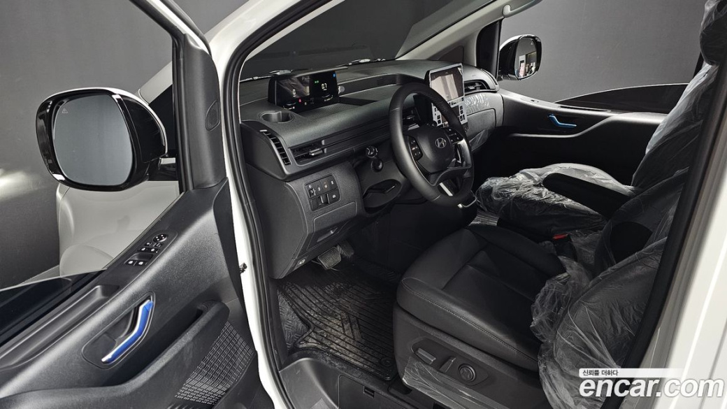Hyundai Staria Tourer 9-Seater, 2025