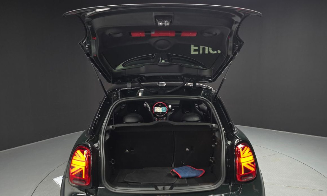 Mini Cooper JCW, 2022