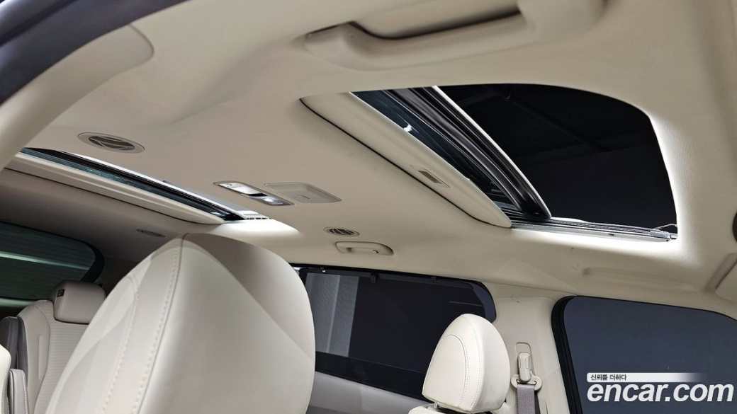 Kia Carnival 9-Seater Signature, 2022