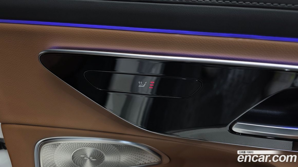 Mercedes-Benz E-Class E300 4MATIC AMG Line, 2025