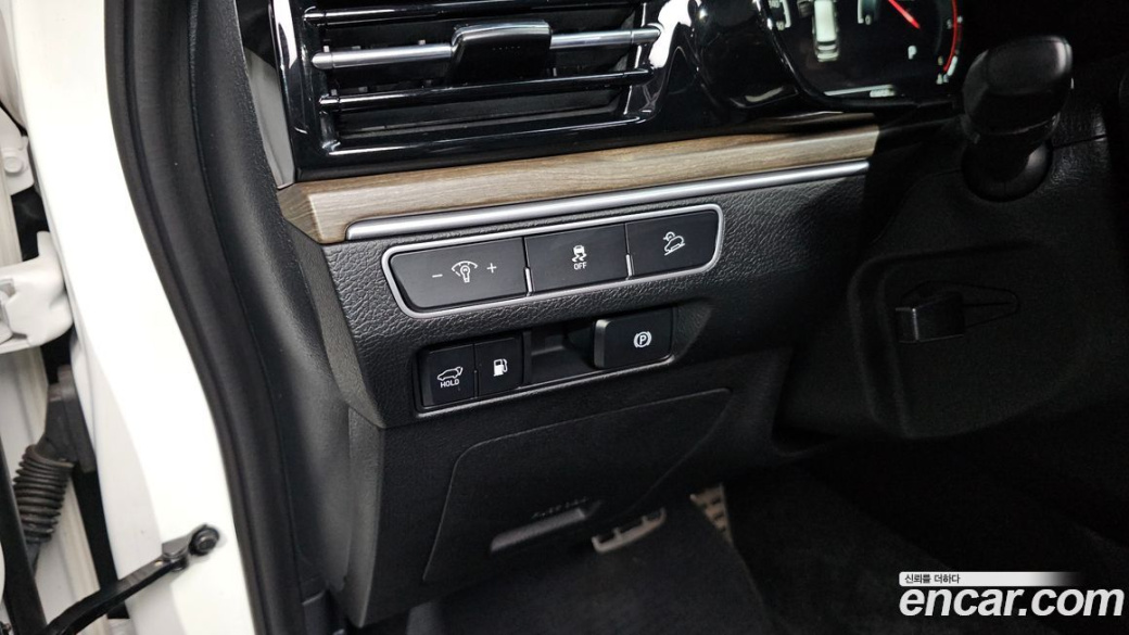 Kia Mohave Diesel 3.0 4WD 5-Seater, 2024
