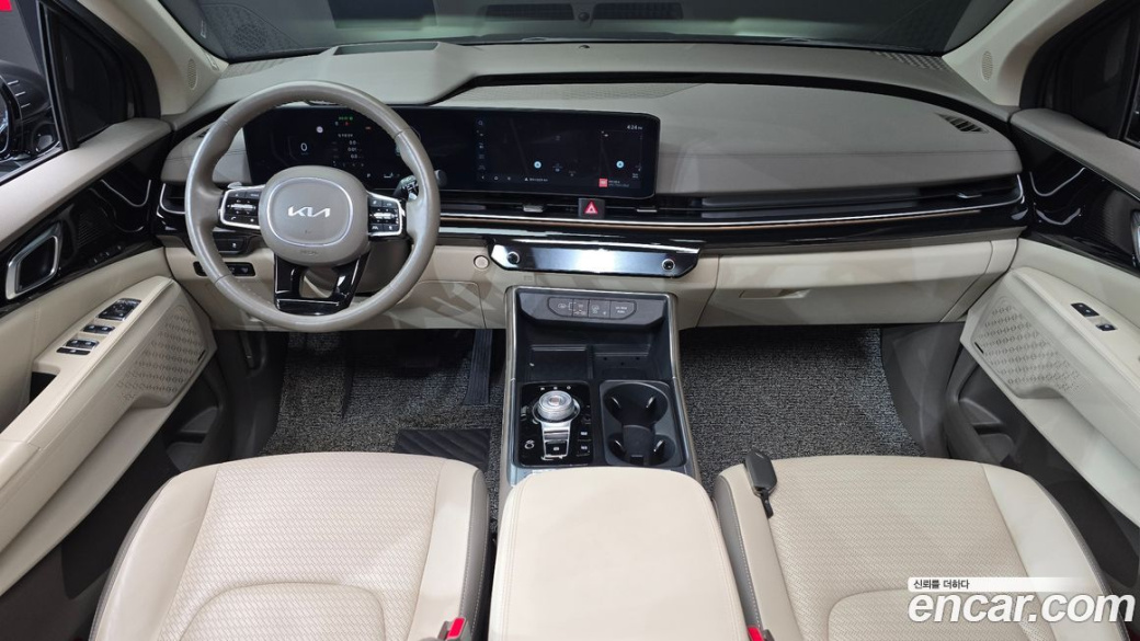 Kia Carnival 9-Seater Gravity, 2024