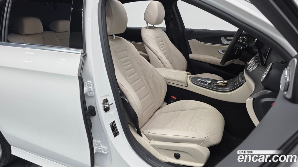 Mercedes-Benz E-Class E250 AMG Line, 2023