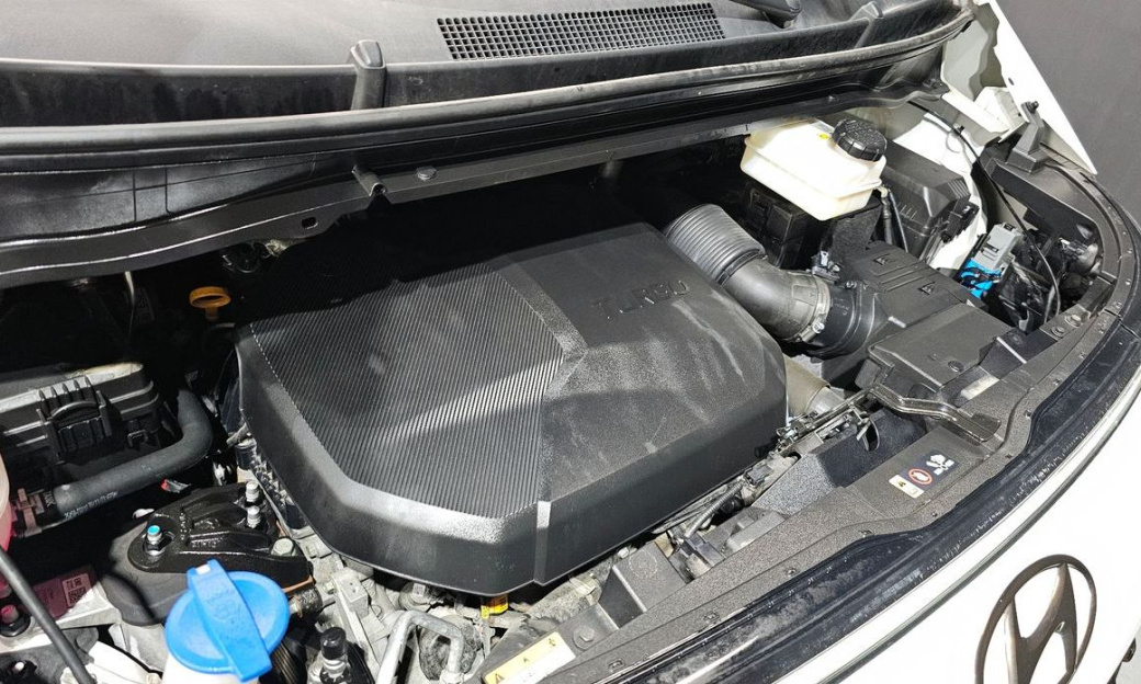Hyundai Staria 4WD Lounge 9-Seater, 2024