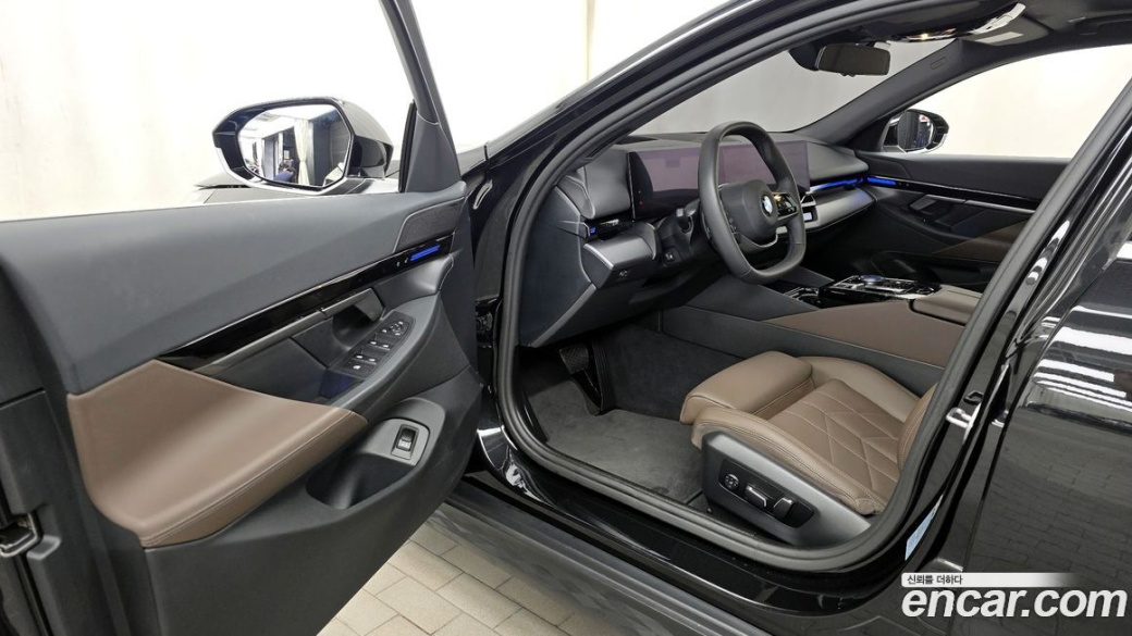 BMW 5-Series 523d, 2024